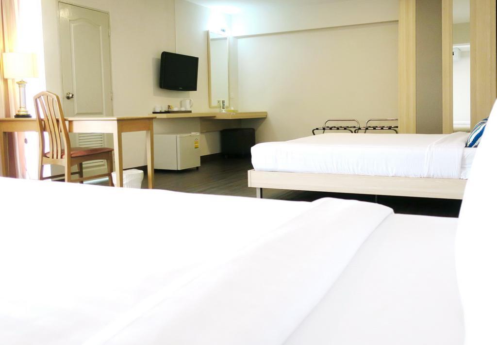 Samran Place Hotel Bangkok Esterno foto